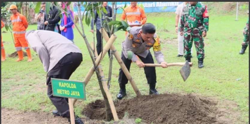 Kodam Jaya, Polda Metro Jaya, dan Pemda DKI Jakarta Gencarkan Urban Farming