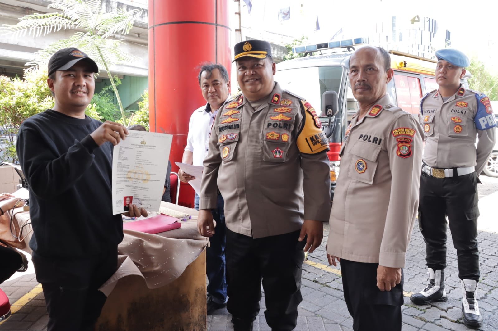 Halo Polisi, Polres Metro Jakbar dan Polsek Palmerah Hadir Di Mall Slipi Jaya