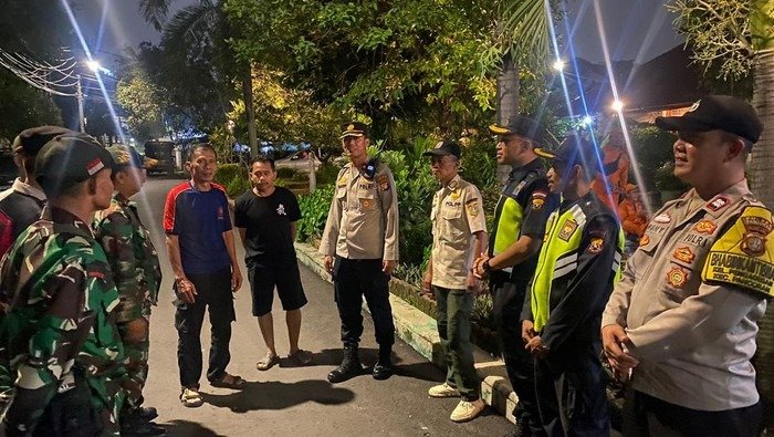 Pastikan Rumah Warga Aman Saat Mudik, Polsek Pancoran Patroli Door to Door