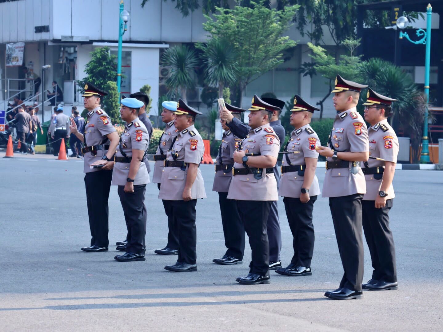 Wakapolda Metro Jaya Dan Sejumlah Pejabat Utama Serta 2 Kapolres Resmi Diganti