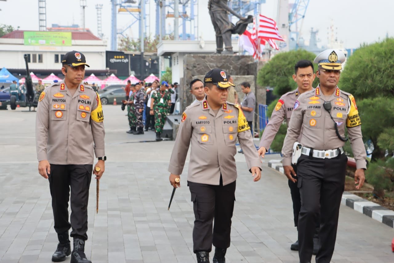 Kapolres Pelabuhan Tanjung Priok Pimpin Pengamanan Kunjungan Kerja Presiden dan Wakil Presiden