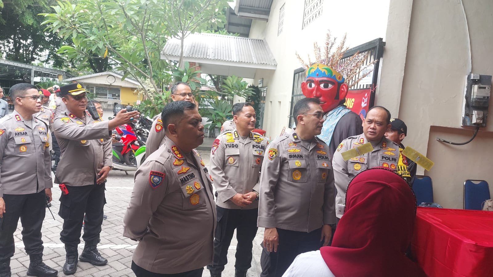Kapolsek Koja Kunjungan bersama Tim Mabes Polri di TPS Unik di Koja