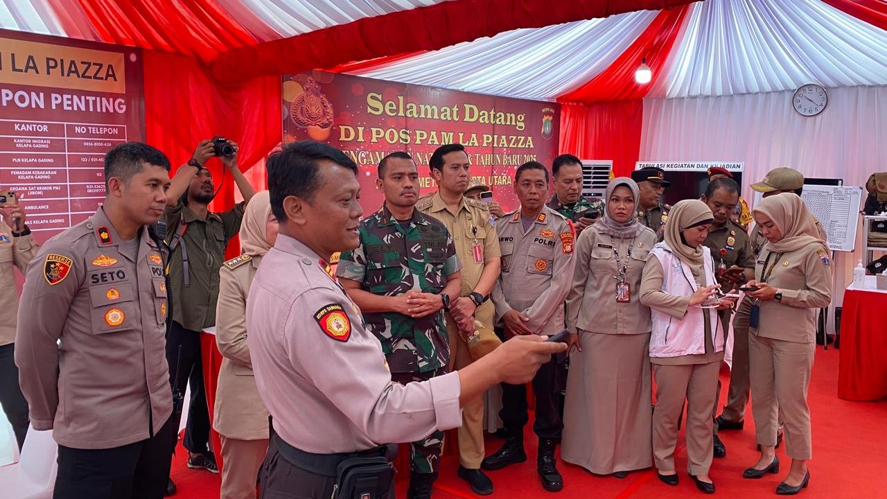 Kunjungan Kapolsek Kelapa Gading Ke Pospam La Piazza, Kelapa Gading