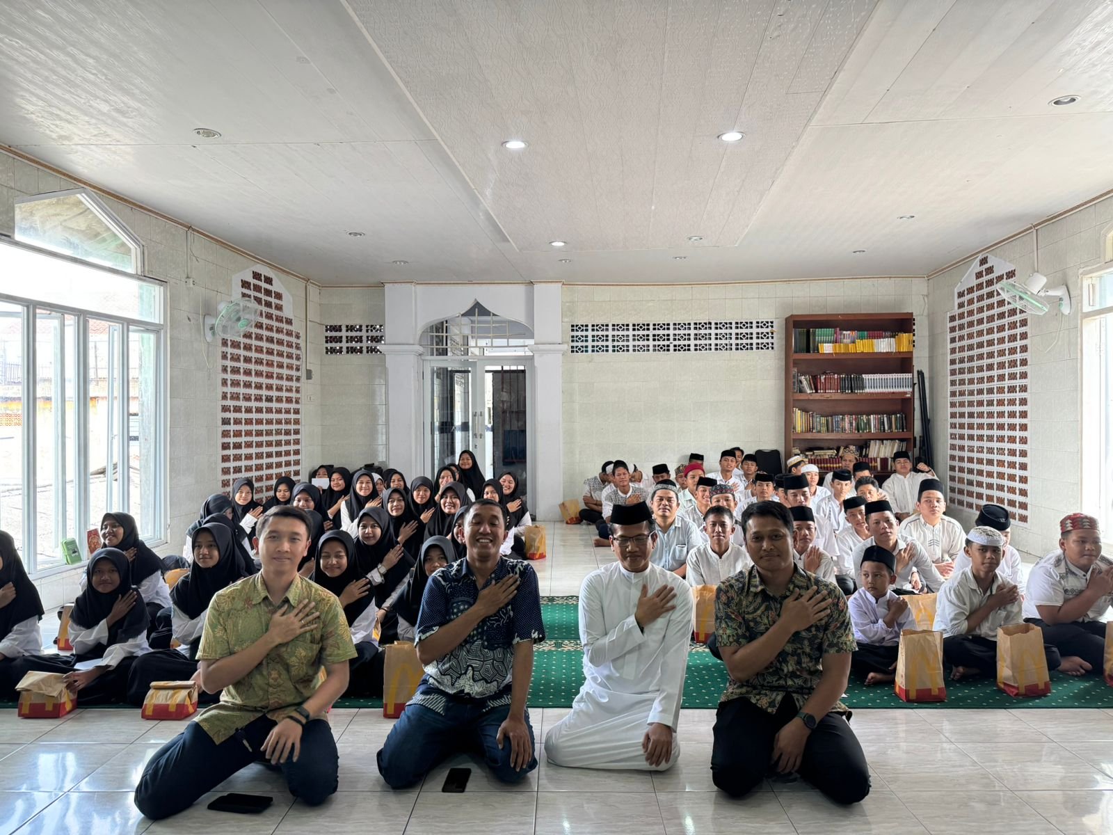 Direktorat Reserse Narkoba Polda Metro Jaya Gelar Santunan untuk 100 Anak Yatim Piatu