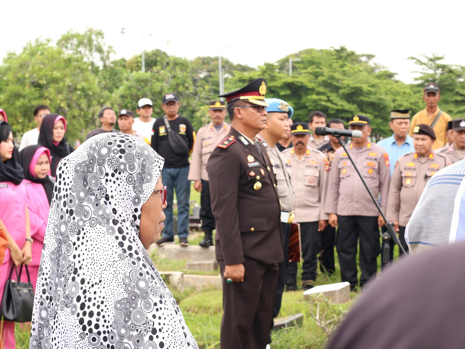 Upacara Pemakaman Aiptu Melka Afendri, Penghormatan Terakhir bagi Bhabinkamtibmas Polsek Koja