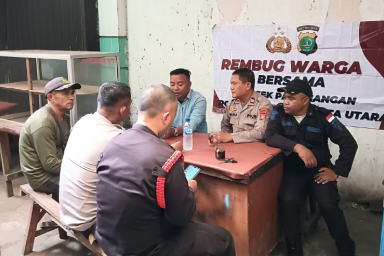 Personel Polsek Pademangan Lakukan Giat Rembug Warga Bersama Pengelola dan Security GBC Mangga Dua