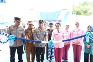 Kapolda Riau, Irjen Pol, Herry Herry awan, Bersama PJU, Kapolres Inhil dan Yayasan Kemala Bhayangkari, resmikan SPPG Polres Inhil, Senin, (13/10/2025).