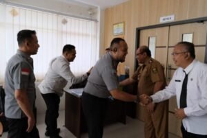 Imigrasi Kelas I Non TPI Sukabumi melakukan peninjauan akhir persiapan pembukaan layanan keimigrasian di Mal Pelayanan Publik (MPP) Kabupaten Sukabumi. Peninjauan yang berlangsung di Kantor Dinas Penanaman Modal dan Pelayanan Terpadu Satu Pintu (DPMPTSP) Kabupaten 