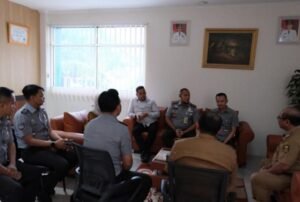 Imigrasi Kelas I Non TPI Sukabumi melakukan peninjauan akhir persiapan pembukaan layanan keimigrasian di Mal Pelayanan Publik (MPP) Kabupaten Sukabumi. Peninjauan yang berlangsung di Kantor Dinas Penanaman Modal dan Pelayanan Terpadu Satu Pintu (DPMPTSP) Kabupaten 