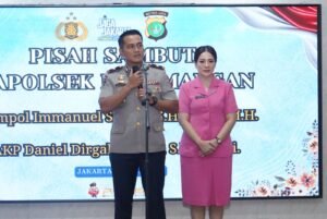 Selama menjabat, beliau dinilai berhasil membangun hubungan yang harmonis