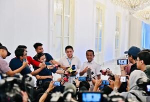  Presiden Prabowo Subianto mendapatkan laporan terkait hasil penataan izin usaha pertambangan (IUP) di kawasan hutan dari Menteri Energi dan Sumber Daya Mineral (ESDM) Bahlil Lahadalia