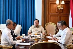 JAKARTA, Matanews - Presiden Prabowo Subianto memanggil Menteri Energi dan Sumber Daya Mineral (ESDM) Bahlil Lahadalia di Istana Merdeka, Jakarta