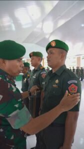 Danpuslatpur Kodiklatad Pimpin Upacara Kenaikan Pangkat Prajurit