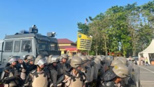 MEDAN, Matanews – Menjelang agenda strategis pengamanan wilayah, Kepolisian Daerah Sumatera Utara (Polda Sumut) menggelar Gladi Bersih Simulasi Sistem Pengamanan Kota (Sispamkota) di Lapangan Parkir Mapolda Sumut