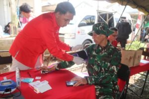 ‎BOGOR, Matanews -  Dalam program TNI Manunggal Membangun Desa (TMMD) Ke-128 Kodim 0621/Kabupaten Bogor, jajaran Satgas membuka pelayanan dan pengobatan gratis bagi masyarakat, yang digelar di Desa Banyuasih Kecamatan Cigudeg, Kabupaten Bogor