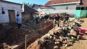 KABUPATEN BOGOR, Matanews – Sinergi lintas sektoral antara TNI Angkatan Darat dan Pemerintah Kabupaten Bogor kembali diperkuat melalui peluncuran program TNI Manunggal Membangun Desa (TMMD) ke-128 Tahun Anggaran 2026. Upacara pembukaan yang berlangsung khidmat