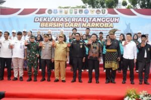 Pemerintah Provinsi Riau bersama Kepolisian dan unsur Forum Koordinasi Pimpinan Daerah (Forkopimda) menggelar Apel Kesiapan Satuan Tugas (Satgas) Anti Narkoba di Lapangan Apel Gubernur Riau