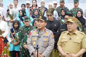  Pemerintah Provinsi Riau bersama Kepolisian dan unsur Forum Koordinasi Pimpinan Daerah (Forkopimda) menggelar Apel Kesiapan Satuan Tugas (Satgas) Anti Narkoba di Lapangan Apel Gubernur Riau