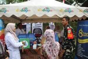 BOGOR, Matanews – Kodim 0621/Kabupaten Bogor kembali menegaskan komitmennya dalam mengakselerasi pembangunan daerah melalui program TNI Manunggal Membangun Desa (TMMD) ke-128. Program ini mengusung pendekatan holistik yang memadukan pembangunan infrastruktur fisik dengan pemberdayaan sosial dan kelestarian lingkungan.