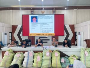 EMPAT LAWANG, Matanews — Polda Sumatera Selatan melalui Direktorat Reserse Narkoba bersama Polres Empat Lawang berhasil mengungkap kasus peredaran narkotika jenis ganja berskala besar melalui operasi gabungan