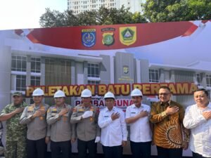 Kapolda Letakkan Batu Pertama Mako Polres Metro Depok: Pelayanan Harus Makin BaikJAKARTA, Matanews — Kapolda Metro Jaya Irjen Pol Asep Edi Suheri bersama Wakapolda Metro Jaya Brigjen Pol Dekananto Eko Purwono, Wali Kota Depok Dr. H. Supian Suri, dan Kapolres Metro Depok Kombes Abdul Waras melakukan peletakan batu pertama pembangunan Mako Polres Metro Depok di Jalan Margonda Raya, Kota Depok