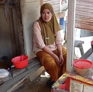 Satgas TMMD Kodim 0621 Kabupaten Bogor Pacu Pembangunan, Pedagang Warung Haru Dan SyukurBogor, Matanews - Semangat gotong royong tampak nyata di Desa Banyuasih, Kecamatan Cigudeg, Kabupaten Bogor di mana Satgas TMMD Kodim 0621 Kabupaten Bogor ke-128 terus memacu pengerjaan sasaran fisik.