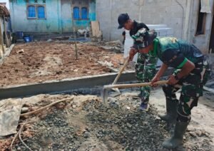 Satgas TMMD Kodim 0621 Kabupaten Bogor Pacu Pembangunan, Pedagang Warung Haru Dan SyukurBogor, Matanews - Semangat gotong royong tampak nyata di Desa Banyuasih, Kecamatan Cigudeg, Kabupaten Bogor di mana Satgas TMMD Kodim 0621 Kabupaten Bogor ke-128 terus memacu pengerjaan sasaran fisik.