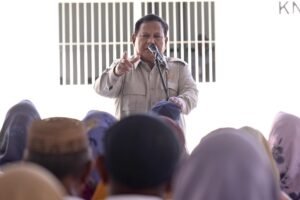 Presiden Prabowo Tinjau Kampung Nelayan Merah Putih Leato Selatan, Bangun Ekosistem Perikanan Modern Dari PesisirPresiden Prabowo Tinjau Kampung Nelayan Merah Putih Leato Selatan, Bangun Ekosistem Perikanan Modern dari PesisirGORONTALO, Matanews - Presiden Prabowo Subianto menegaskan komitmen pemerintah untuk membangun sektor kelautan dan perikanan secara besar-besaran melalui penguatan ekonomi biru saat meninjau langsung Kampung Nelayan Merah Putih (KNMP) di Leato Selatan