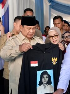 Presiden Prabowo Tegaskan Indonesia Kuat karena Persatuan dan Politik Bebas AktifJAWA TIMUR, Matanews - Presiden Prabowo Subianto menegaskan bahwa kekuatan Indonesia terletak pada persatuan nasional, penghormatan terhadap ajaran para pendiri bangsa