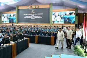 Presiden Prabowo Sampaikan Taklimat kepada Seribu Perwira Siswa TNI dan PolriJAWA BARAT, Matanews - Presiden Prabowo Subianto memberikan taklimat kepada 1.095 perwira siswa Sesko TNI dan Sespimti Polri, perwira siswa Sesko AD, AL, AU, dan Sespimmen Polri