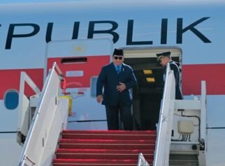 Presiden Prabowo Tiba di Paris, Kunjungan Resmi Kenegaraan Perkuat Kerja Sama Super Strategis PRANCIS, Matanews - Presiden RI Prabowo Subianto tiba di Bandara Orly, Paris, Republik Prancis, Selasa (26/05/2026) sekitar pukul 10.00 waktu setempat untuk melakukan kunjungan resmi kenegaraan