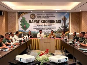 Kemenko Polkam Perkuat Sinergi Penyelesaian Konflik Sosial dan Pembangunan Rindam XXI/Radin Di Register 1 Way Pisang Lampung SelatanJAKARTA, Matanews - Kementerian Koordinator Bidang Politik dan Keamanan (Kemenko Polkam) menyelenggarakan Rapat Koordinasi guna membahas penyelesaian konflik sosial dan sinkronisasi rencana pembangunan Rindam XXI/Radin Inten di wilayah Register 1 Way Pisang, Kabupaten Lampung Selatan