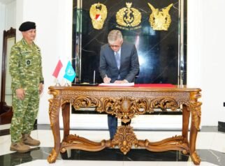 Terima Kunjungan USG PBB, TNI Tegaskan Komitmen Dukung Misi Perdamaian Dunia JAKARTA, Matanews -- Puspen TNI. Asisten Kebijakan Strategis dan Perencanaan Umum (Asrenum) Panglima TNI Letjen TNI Candra Wijaya mewakili Panglima TNI Jenderal TNI Agus Subiyanto ,