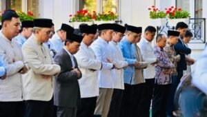 Presiden Prabowo Salat Iduladha 1447 H Bersama Diaspora Indonesia di Paris
PRANCIS, Matanews - Presiden Prabowo Subianto melaksanakan salat Iduladha 1447 Hijriah di Wisma Indonesia, Paris, Prancis, Rabu (27/05/2026), bertepatan dengan 10 Zulhijah 1447 Hijriah