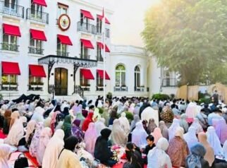 Presiden Prabowo Salat Iduladha 1447 H Bersama Diaspora Indonesia di Paris PRANCIS, Matanews - Presiden Prabowo Subianto melaksanakan salat Iduladha 1447 Hijriah di Wisma Indonesia, Paris, Prancis, Rabu (27/05/2026), bertepatan dengan 10 Zulhijah 1447 Hijriah