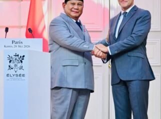 Di Istana Élysée, Presiden Prabowo Dorong Penguatan Kemitraan Indonesia–Prancis PRANCIS, Matanews - Dalam rangka kunjungan kenegaraan ke Prancis, Kamis (28/05/2026), Presiden RI Prabowo Subianto disambut hangat oleh Presiden Emmanuel Macron di Istana Élysée, Paris dan melakukan pertemuan bilateral guna membahas penguatan kemitraan strategis kedua negara ke depan