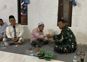 BOGOR, Matanews - Suasana khidmat menyelimuti Masjid Al Jainatun pengajian Kampung Tegalega. Di tengah kesibukan membangun infrastruktur desa, para prajurit yang tergabung dalam Kodim 0621/Kabupaten Bogor