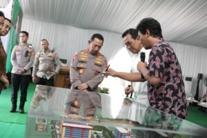 Bupati Sleman, Pembangunan Mapolda DIY Mencerminkan Komitmen Negara Dalam Menghadirkan Pelayanan Kepolisian KABUPATEN SLEMAN, Matanews -  Pembangunan Markas Kepolisian Polda Daerah Istimewa Yogyakarta di Kalurahan Sidomulyo, Kapanewon/Kecamatan Gamping, Kabupaten Sleman resmi dimulai ditandai dengan groundbreaking dan peletakan batu pertama oleh Kapolri, Listyo Sigit Prabowo
