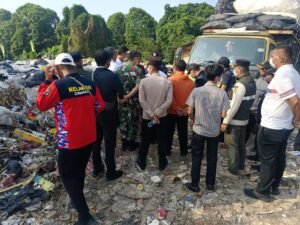 JAKARTA, Matanews  — Upaya penataan lingkungan dan pengendalian titik pembuangan sampah liar terus dilakukan di wilayah Penjaringan