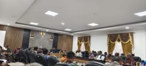 Konflik Antar Suku di Wamena Dinyatakan Berakhir, Pemerintah Fokus Pemulihan MasyarakatWAMENA , Matanews - ‎Pemerintah bersama tokoh adat, tokoh agama, unsur gereja, TNI-Polri, serta berbagai elemen masyarakat menyatakan konflik antar suku yang terjadi di Wamena, Provinsi Papua Pegunungan, telah berakhir dan situasi keamanan mulai berangsur kondusif