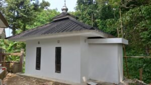 Mendekati Penutupan, Satgas TMMD ke-128 Kebut Renovasi Mushola dan Infrastruktur di Tegal Lega

CIGUDEG, BOGOR, Matanews – Memasuki fase akhir masa bakti, Satuan Tugas (Satgas) TNI Manunggal Membangun Desa (TMMD) ke-128 Kodim 0621/Kabupaten Bogor terus memacu percepatan pembangunan sasaran fisik