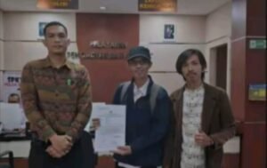 BUMDESMA Laporkan Dugaan Penipuan Modal Dapur MBG ke Polda SumselPALEMBANG, Matanews — Badan Usaha Milik Desa Bersama (BUMDESMA) Alam Sejahtera Indonesia (ASI) melaporkan dugaan penipuan terkait modal pembangunan dapur program Makan Bergizi Gratis (MBG) ke Polda Sumatera Selatan dengan nilai kerugian mencapai Rp555 juta