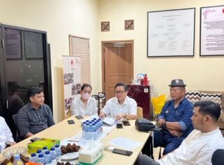 Ketua Yayasan Rehab Cakra Sehati Resmi Polisikan Oknum Security, Dugaan Pemalsuan Surat Terungkap di Hadapan Awak Media JAKARTA, Matanews  — Yayasan Cakra Sehati Jagakarsa selaku lembaga rehabilitasi pengguna narkoba menggelar konferensi pers guna memberikan klarifikasi resmi kepada awak media terkait dugaan pemalsuan surat yang dilakukan oleh oknum security berinisial “S”.