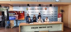 Ditressiber Polda Metro Jaya Bongkar Live Streaming Challenge Bermuatan PornografiJAKARTA, Matanews – Direktorat Reserse Siber (Ditressiber) Polda Metro Jaya mengungkap kasus dugaan tindak pidana pornografi melalui siaran langsung (live streaming) di media sosial