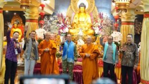 Pangdam Jaya Hadiri Perayaan Hari Raya Waisak di Buddhist Center Jakarta BaratJAKARTA, Matanews - Pangdam Jaya/Jayakarta Letjen TNI Deddy Suryadi,S.I.P.,M.Si. menghadiri pelaksanaan perayaan Waisak 2570 TB