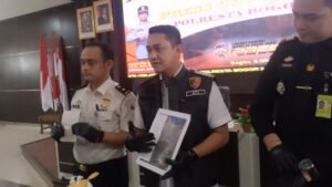 BOGOR KOTA, Matanews – Satuan Reserse Kriminal (Satreskrim) Polresta Bogor Kota berhasil mengungkap kasus pencurian dengan pemberatan (Curat) berskala internasional yang melibatkan warga negara asing (WNA).
