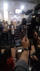Polda Metro Jaya Tangkap 16 Pelaku Begal Dalam Waktu Tiga HariJAKARTA. Matanews.com - Direktorat Reserse Kriminal Umum Polda Metro Jaya mengamankan 16 tersangka begal dalam operasi tiga hari berturut-turut di wilayah hukum Polda Metro Jaya