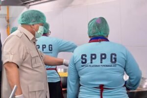 Presiden Prabowo Tinjau SPPG Palmerah, Pastikan Program Gizi Berjalan dari Hulu ke HilirJAKARTA, Matanews - Presiden Prabowo Subianto meninjau langsung Satuan Pelayanan Pemenuhan Gizi (SPPG) di Palmerah