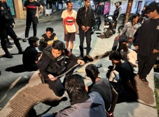 Antisipasi Tawuran Dini Hari, Tim Patra Satbrimob Polda Metro Jaya Amankan Pemuda Membawa Senjata Tajam di Bekasi BEKASI, Matanews – Personel keamanan dari Tim Patra 73 D Satbrimob Polda Metro Jaya berhasil menggagalkan potensi aksi tawuran antarkelompok pemuda di wilayah Bekasi Timur pada Kamis dini hari