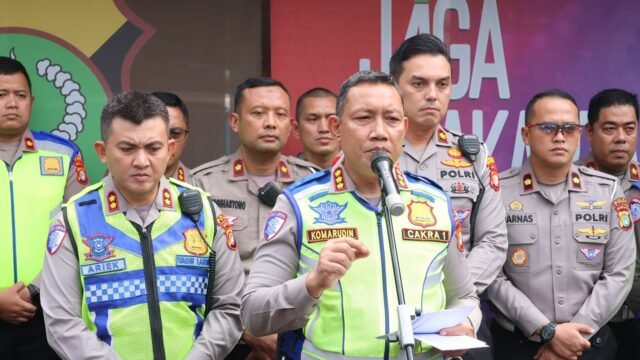 Pemutihan Pajak Kendaraan Berlaku hingga 31 Agustus, Polda Metro Jaya Ajak Warga Manfaatkan Layanan Samsat JAKARTA , Matanews— Polda Metro Jaya mengimbau masyarakat untuk memanfaatkan program penghapusan sanksi administrasi atau denda pajak kendaraan bermotor yang diberlakukan Pemerintah Provinsi DKI Jakarta mulai 1 Juni hingga 31 Agustus 2026.